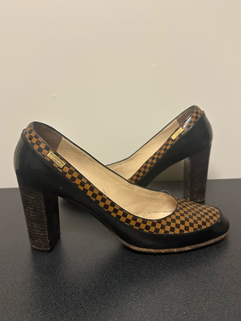 Louis Vuitton Patent Damier Pumps Checkered Logo Heels Size 38.5 8.5 Leather - Picture 4 of 14